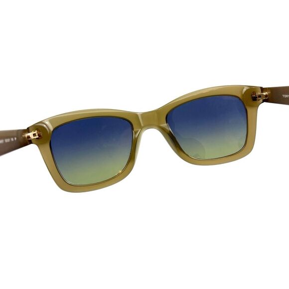 Tory Burch Gradient Taupe Gold Polarized Wayfarer Sunglasses with Case - Picture 6 of 11